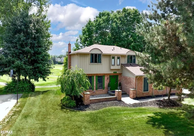 Photo 4 of Single family home for sale at 1155 Hickory Hl Dr, Rochester Hills, MI 48309 | MLS# 50217343 | Listing updated on 2026-09-09