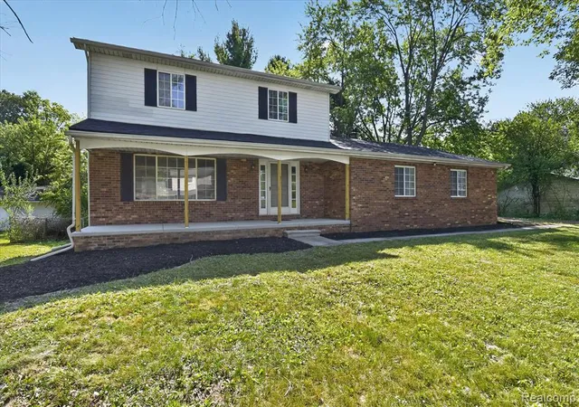 2nd image of 3461 Maple Dr, Ypsilanti, MI 48197 | MLS# 61018438