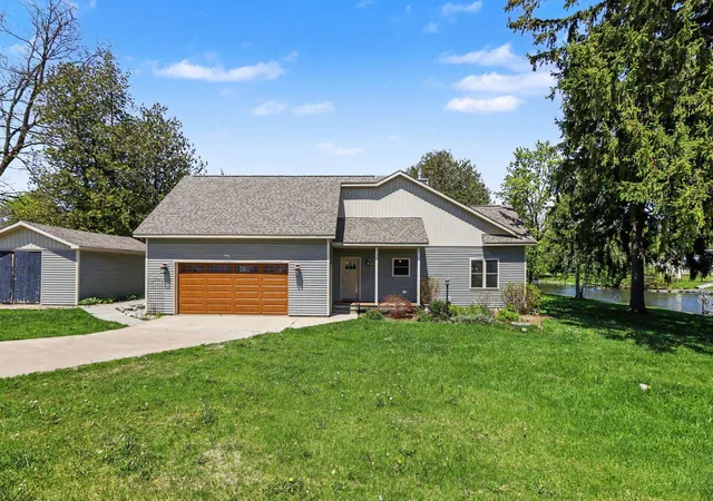 Homes for sale in Central Lake, MI | 7774 E State St, Central Lake, MI 49622 | MLS# 80070310