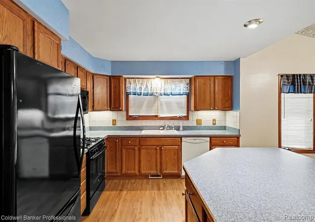 3rd image of 1083 Shalin Dr, Davison, MI 48423 1748 | MLS# 61003407