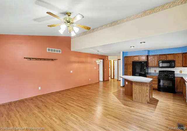 5th image of 1083 Shalin Dr, Davison, MI 48423 1748 | MLS# 61003407