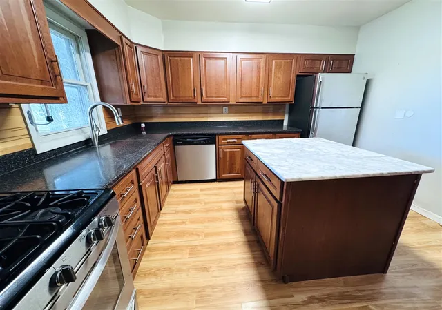 Photo 3 of Single family home for sale at 37 N Lincoln Ave, Niles, MI 49120 | MLS# 70552760 | Listing updated on 2026-08-28