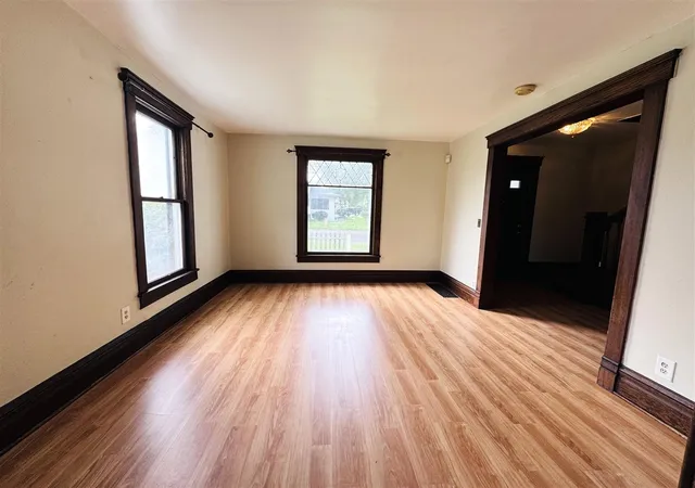 Photo 4 of Single family home for sale at 37 N Lincoln Ave, Niles, MI 49120 | MLS# 70552760 | Listing updated on 2026-08-28
