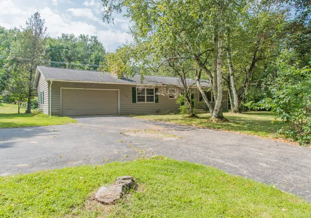 Photo 1 of Sale Pending at 8605 W F Ave, Kalamazoo, MI 49009 | MLS# 70555068 | Listing updated on 2026-08-31