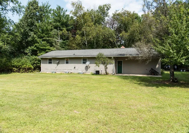 Photo 4 of Sale Pending at 8605 W F Ave, Kalamazoo, MI 49009 | MLS# 70555068 | Listing updated on 2026-08-31