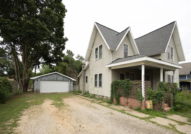 Photo 3 of Sale Pending at 425 E Allegan St, Otsego, MI 49078 | MLS# 70553183 | Listing updated on 2026-09-17