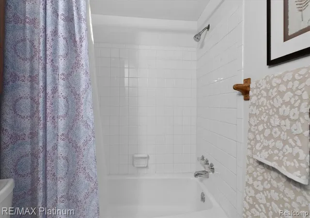 2nd image of 407 W Highland Rd, Howell, MI 48843 1157