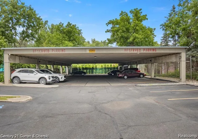 2nd image of 22700 Garrison St, Dearborn, MI 48124 2199