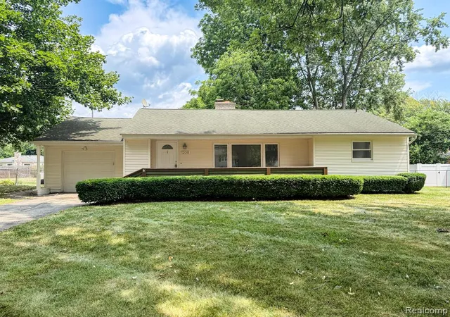1st image of 1208 Genella St, Waterford, MI 48328 | MLS# 61013593