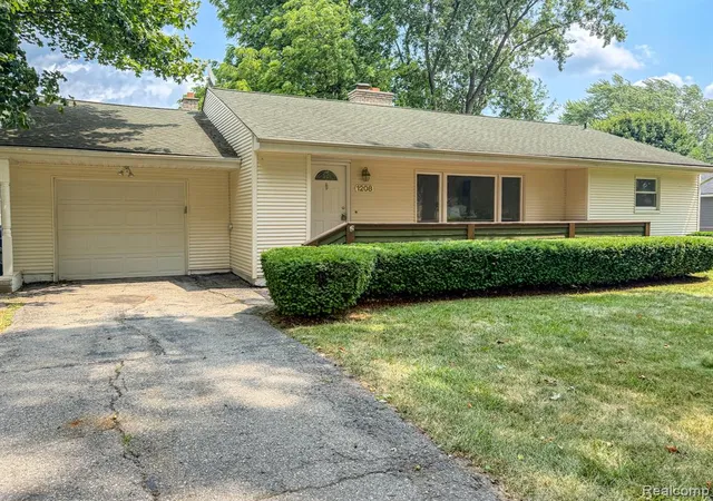 2nd image of 1208 Genella St, Waterford, MI 48328 | MLS# 61013593