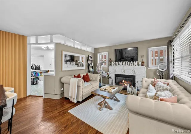 3rd image of 1906 Carlysle St, Dearborn, MI 48124 | MLS# 60992261