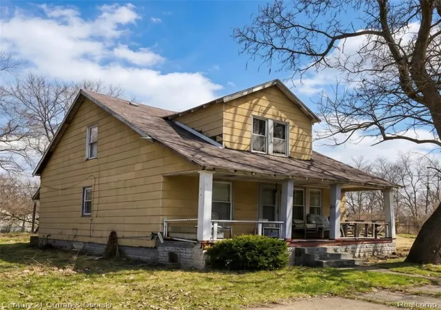 Homes for sale in Hamtramck, MI | 13938 Lumpkin St, Hamtramck, MI 48212 2179 | MLS# 60982639