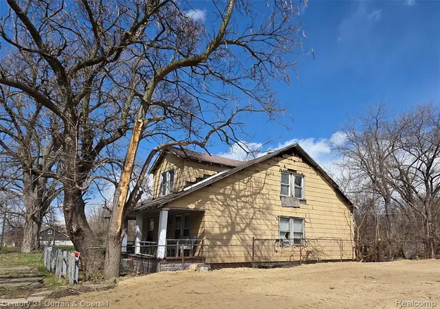 Homes for sale in Hamtramck, MI | 13938 Lumpkin St, Hamtramck, MI 48212 2179 | MLS# 60982639