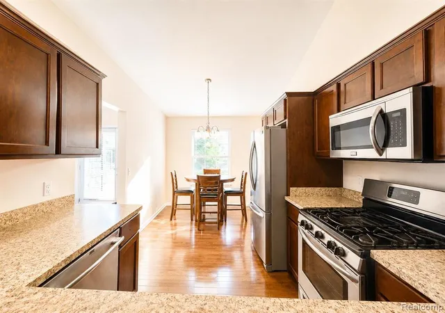 2nd image of 20789 Hummingbird Dr, Romulus, MI 48174 8512 | MLS# 61009026