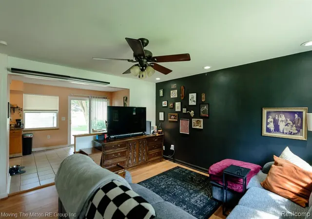 Photo 4 of Single family home for sale at 15538 Woodmont St, Romulus, MI 48174 2992 | MLS# 61013789 | Listing updated on 2026-10-09
