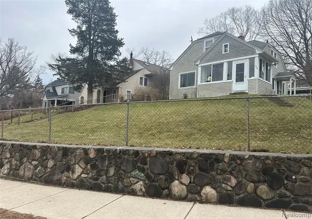 Photo 1 of Single family home for sale at 1315 Lutz Ave, Ann Arbor, MI 48103 4617 | MLS# 61002591 | Listing updated on 2026-10-14