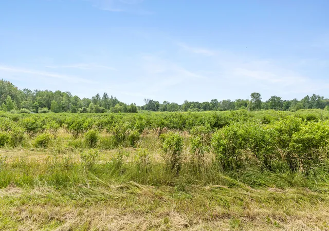 Photo 4 of Sale Pending at 2900 W River Rd, Muskegon, MI 49445 | MLS# 70545322 | Listing updated on 2026-09-03