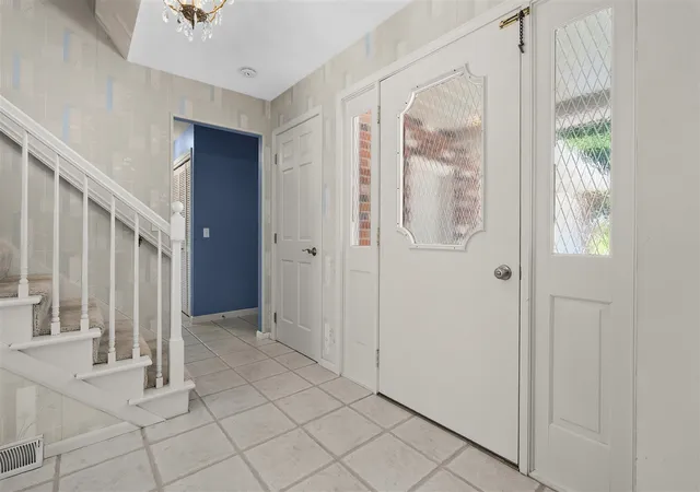 Photo 3 of Sale Pending at 6901 Hickory Point Dr, Portage, MI 49024 | MLS# 70544606 | Listing updated on 2026-07-11