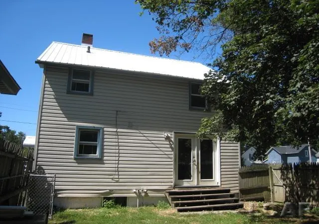 Photo 3 of Single family home for sale at 524 Ormbsy St, Adrian, MI 49221 | MLS# 50220308 | Listing updated on 2026-10-02