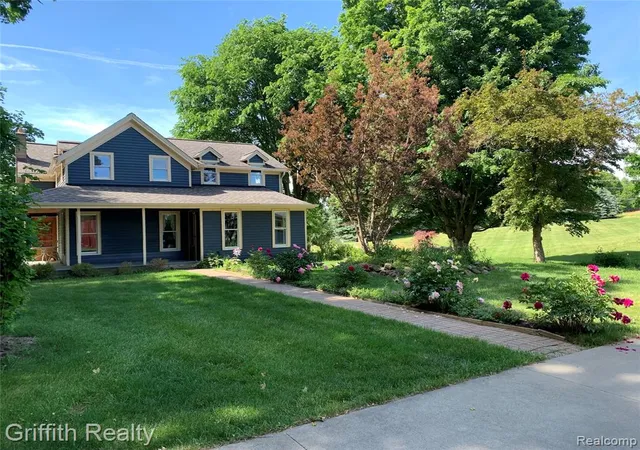 3rd image of 3970 Van Amberg Rd, Brighton, MI 48114 9254 | MLS# 61003541