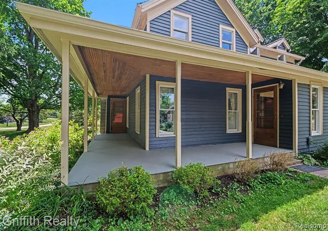 5th image of 3970 Van Amberg Rd, Brighton, MI 48114 9254 | MLS# 61003541