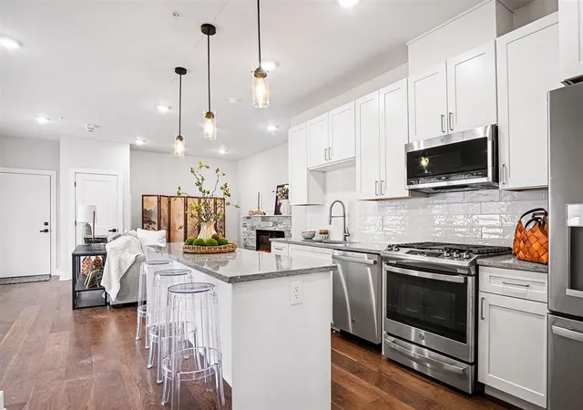 Homes for sale in Grand Rapids, MI | 826 Fairview Ave #4, Grand Rapids, MI 49503 | MLS# 70514234