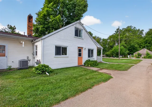 Photo 3 of Single family home for sale at 221 Teft Rd, Spring Arbor, MI 49283 | MLS# 70549137 | Listing updated on 2026-08-31