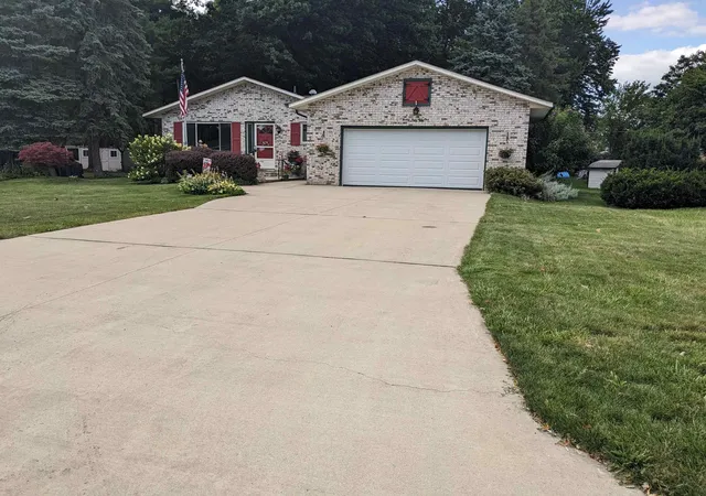 Photo 1 of Single family home for sale at 2451 Westbury Dr, Saginaw, MI 48603 | MLS# 50217735 | Listing updated on 2026-09-08