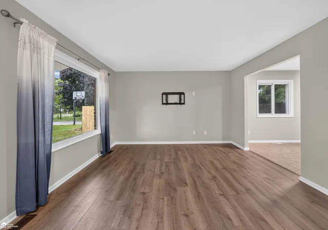 Photo 4 of Sale Pending at 8400 Ridge Rd, Goodrich, MI 48438 | MLS# 50219533 | Listing updated on 2026-09-18