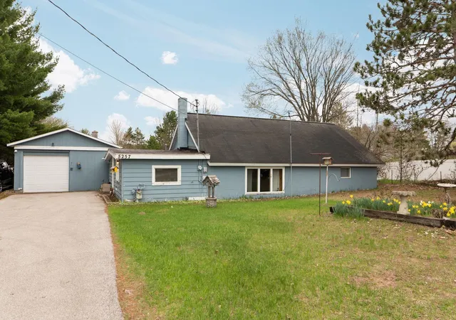 Homes for sale in Grawn, MI | 5257 Vance Rd, Grawn, MI 49637 | MLS# 80070204