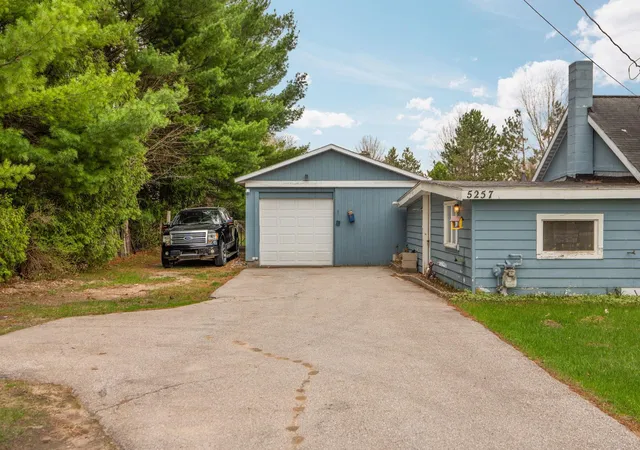 Homes for sale in Grawn, MI | 5257 Vance Rd, Grawn, MI 49637 | MLS# 80070204