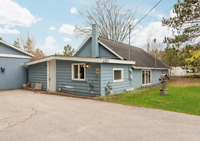 Homes for sale in Grawn, MI | 5257 Vance Rd, Grawn, MI 49637 | MLS# 80070204