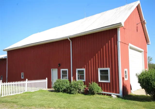 Photo 2 of Sale Pending at 15168 S 37th Street, Vicksburg, MI 49097 | MLS# 70533848 | Listing updated on 2026-07-29