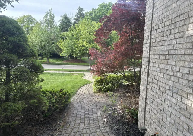 Photo 4 of Sale Pending at 29301 Morningview St #86, Farmington Hills, MI 48334 | MLS# 70537264 | Listing updated on 2026-08-20