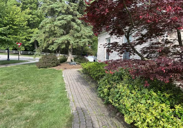 Photo 5 of Sale Pending at 29301 Morningview St #86, Farmington Hills, MI 48334 | MLS# 70537264 | Listing updated on 2026-08-20