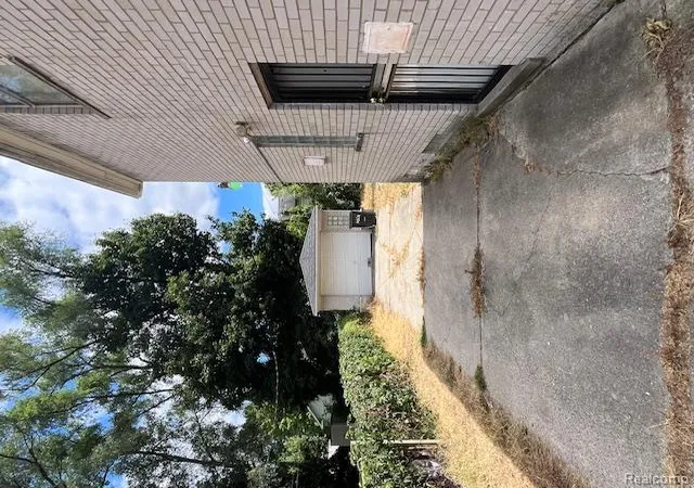 3rd image of 14526-32 Evergreen Rd, Detroit, MI 48223 | MLS# 60993274