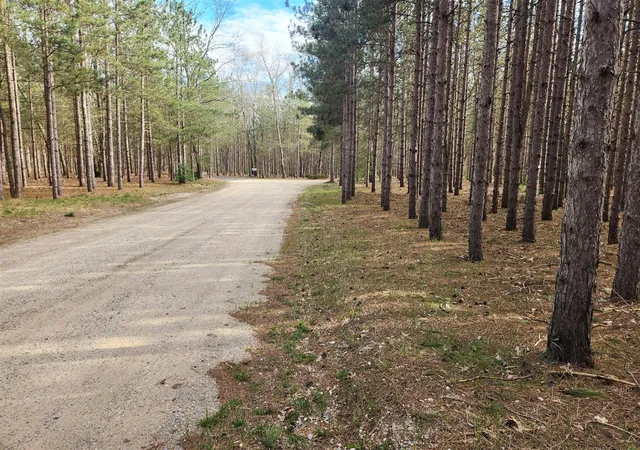 2nd image of 2398 Bittersweet Dr, Manistee, MI 49660 | MLS# 70530310