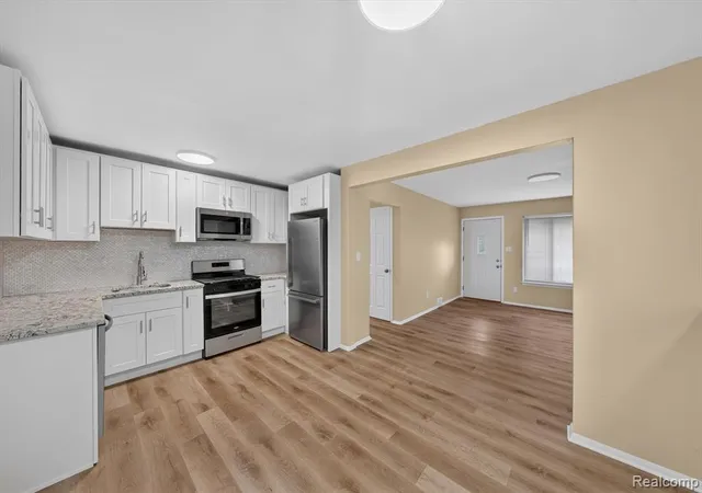 Photo 4 of Single family home for sale at 1608 Gloria St, Westland, MI 48186 8924 | MLS# 61025248 | Listing updated on 2026-08-28