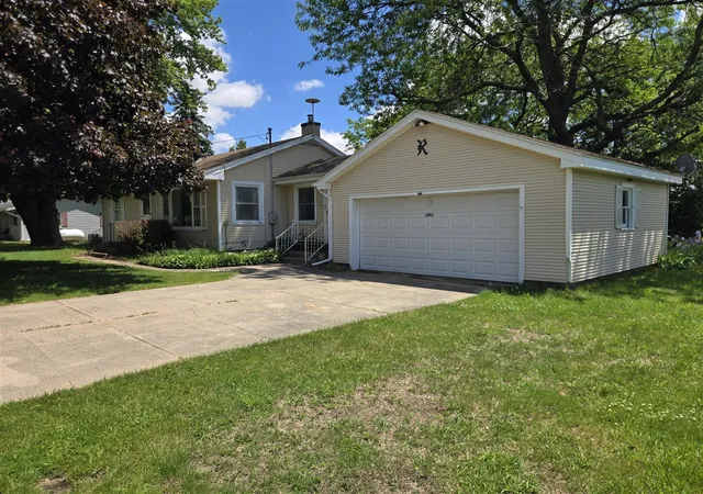 Homes for sale in Orleans, MI | 1091 Belding Rd, Orleans, MI 48865 | MLS# 70543642