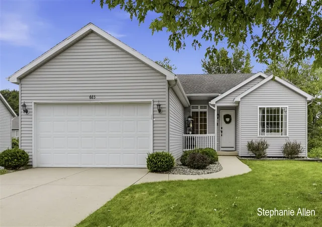 1st image of 663 Ridgefield Dr, Coopersville, MI 49404 | MLS# 70552158