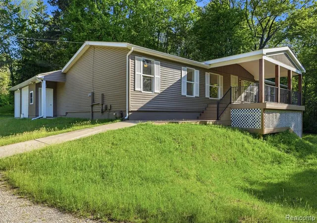 Homes for sale in Oxford, MI | 3432 Stanton Rd, Oxford, MI 48371 | MLS# 60997080