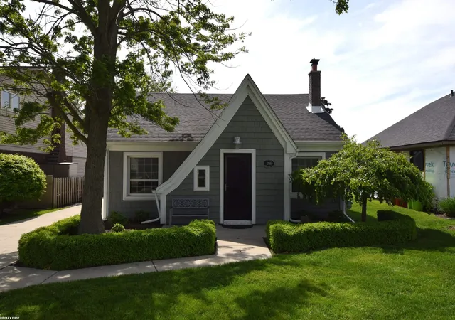 Homes for sale in Harrison Township, MI | 37915 Lakeshore Dr, Harrison Township, MI 48045 | MLS# 50209578