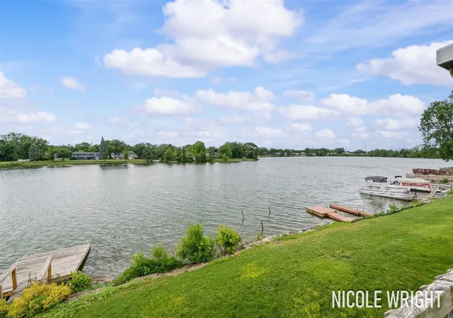 Homes for sale in Grandville, MI | 2922 Porter Ct, Grandville, MI 49418 | MLS# 70539546