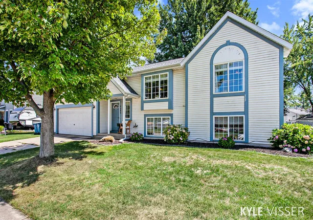 Single Family Residence at 4686 Chesterfield Blvd, Grand Rapids, MI 49534 | MLS# 70277147 | | Sold on 2022-09-16
