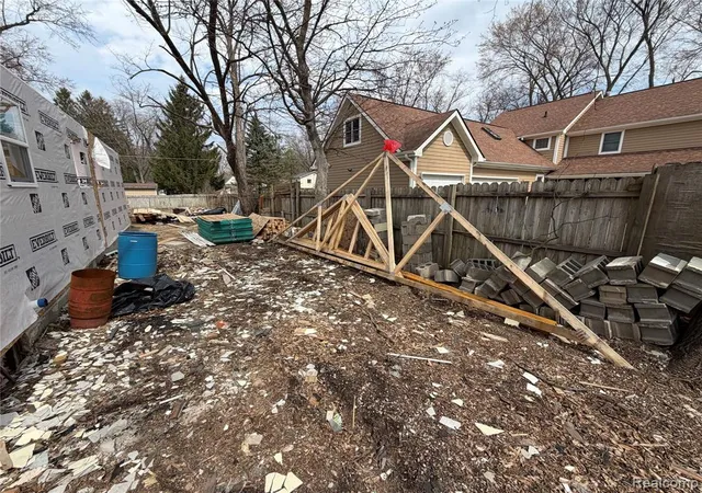 Photo 3 of Single family home for sale at 2935 Jackson Blvd, Highland, MI 48356 | MLS# 60980140 | Listing updated on 2026-08-28