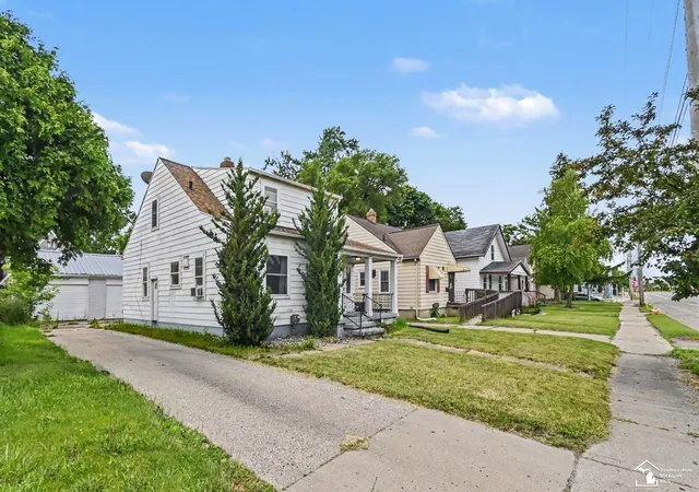 Homes for sale in Lansing, MI | 1805 W Saginaw St, Lansing, MI 48915 | MLS# 50212429