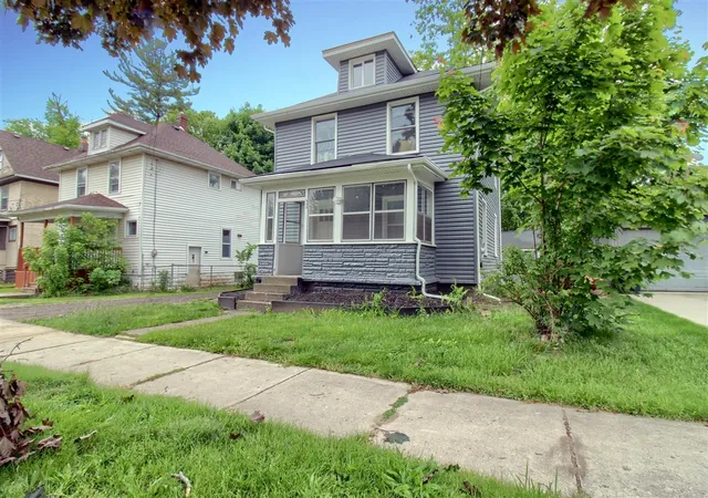 Homes for sale in Jackson, MI | 609 W Biddle St, Jackson, MI 49203 | MLS# 70516024