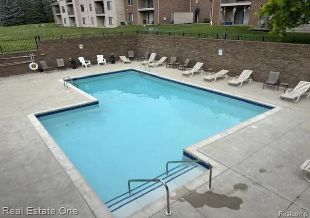 Homes for sale in Auburn Hills, MI | 2635 Greenstone Boulevard, Auburn Hills, MI 48326 | Houzeo