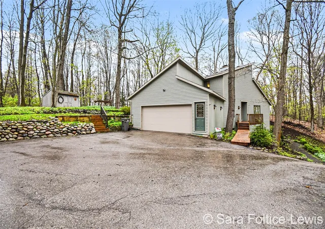 Homes for sale in Grand Rapids, MI | 3875 Riverbend Dr, Grand Rapids, MI 49534 | MLS# 70528133