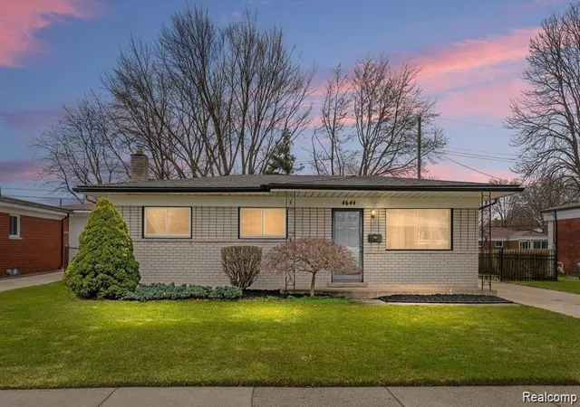 1st image of 4644 Kingsley Dr, Warren, MI 48092 4601 | MLS# 61005075